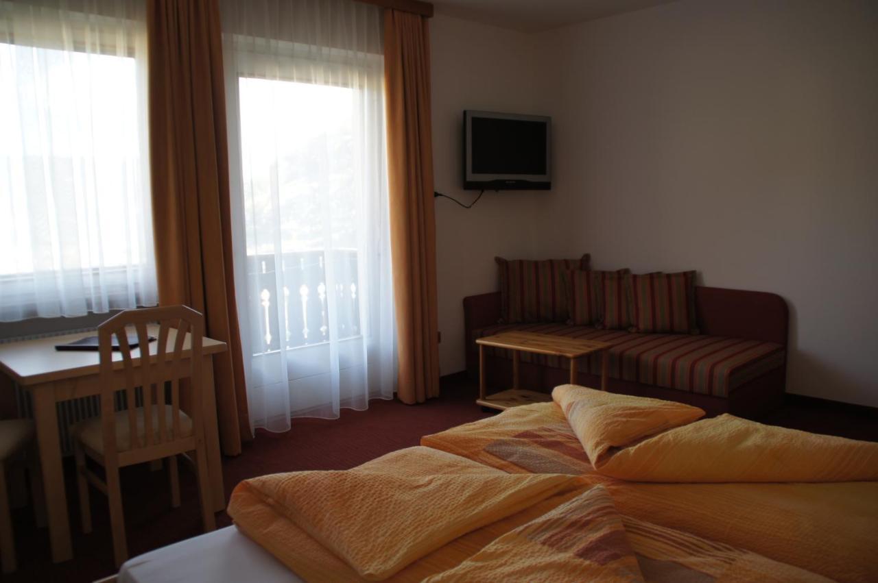 Oberangerhof Aparthotel Lagundo Cameră foto